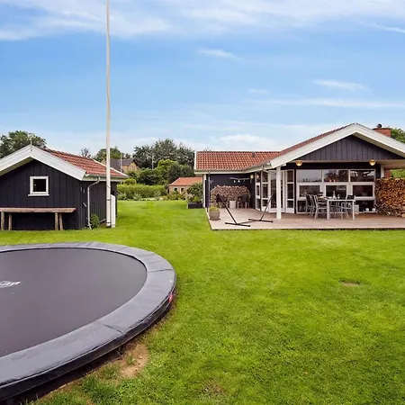 Hjalmsvider - 300m From The Sea By Interhome *