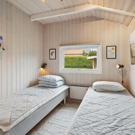 Holiday home Hjalmsvider - 300m From The Sea By Interhome *