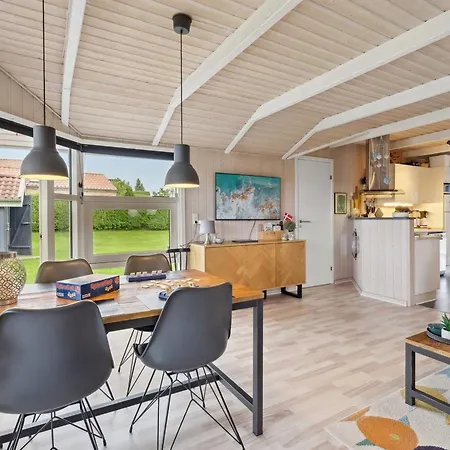 Holiday home Hjalmsvider - 300m From The Sea By Interhome *